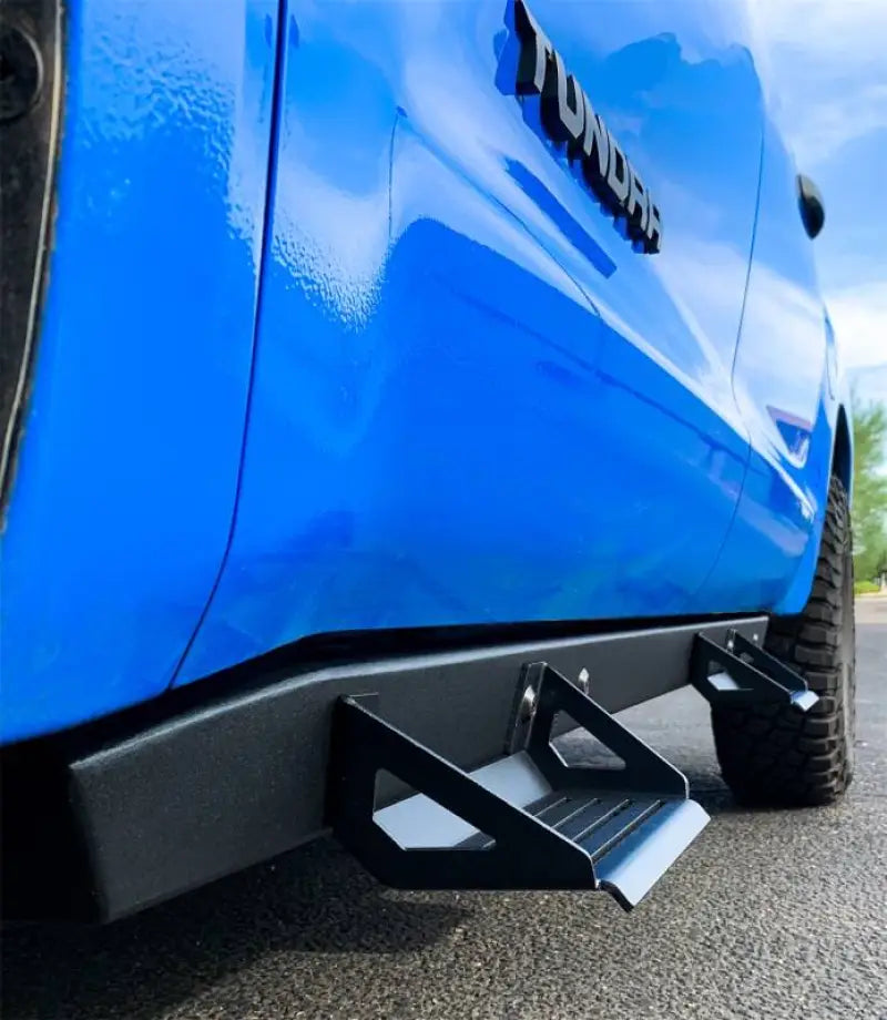 Blue truck with ici stainles aluminum side steps for a sleek look