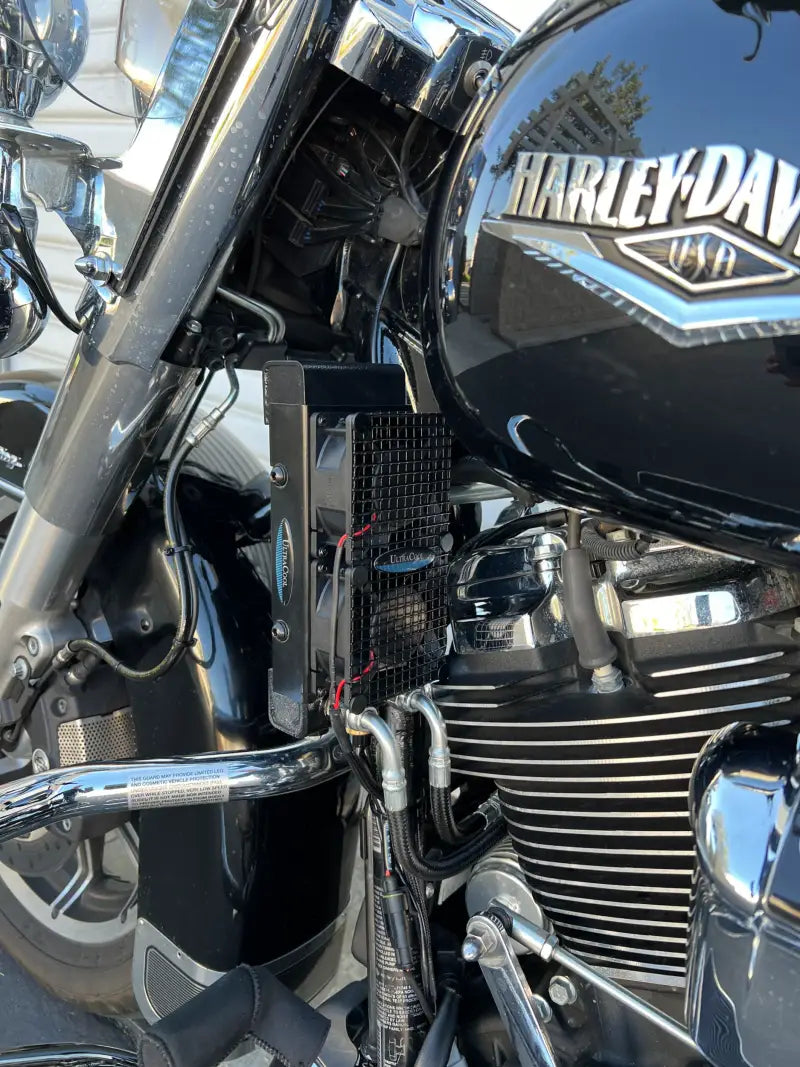 Chopped Oil Cooler M8 Touring `17 23 Blk