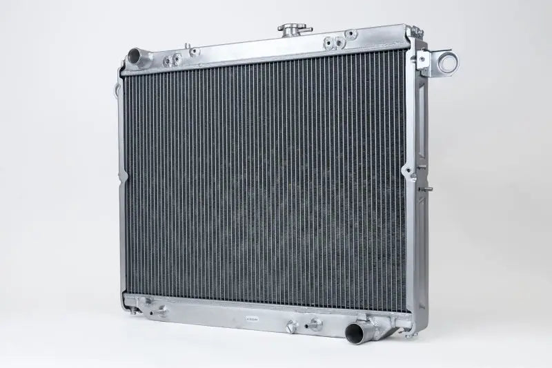 Silver aluminum radiator for Toyota Land Cruiser and Lexus LX470 upgrade