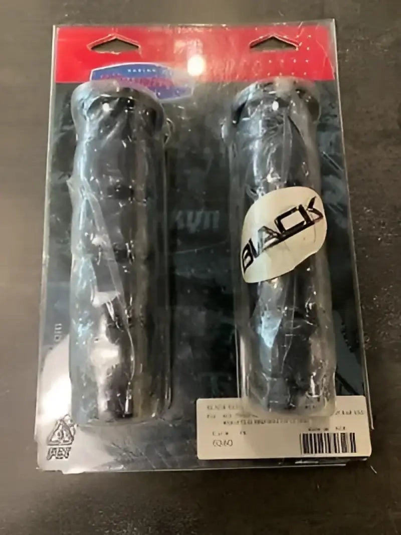 Kuryakyn ISO Grips Honda Goldwings Black - 6380 in original packaging, showcasing sleek design and enhanced comfort features.