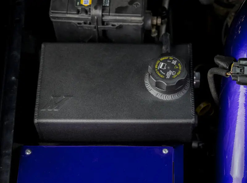 Mishimoto 01-07 Chevy/GMC 6.6L Duramax Degas Tank - Natural - Truck & Automotive