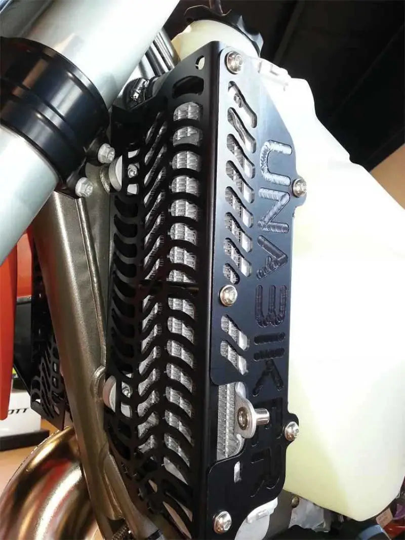 14KTMMXCW-K Radiator Guard (Black)