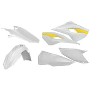 2403074891 Plastic Kit Original
