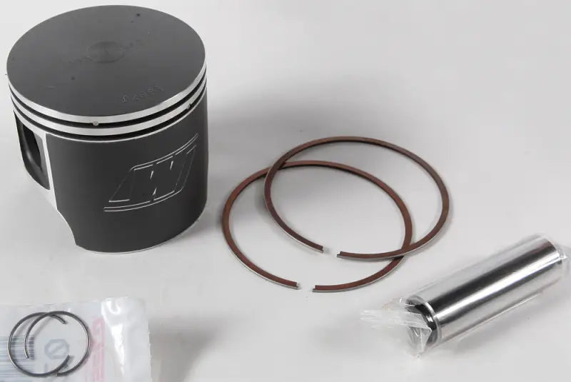 Engine piston with rings and pin for 2452M07600 piston M07600 S/D 550f 03 08 S/M
