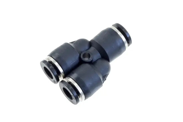 Black plastic vacuum fitting Y union for RV parts & accessories, 1/4 inch turbine fitting