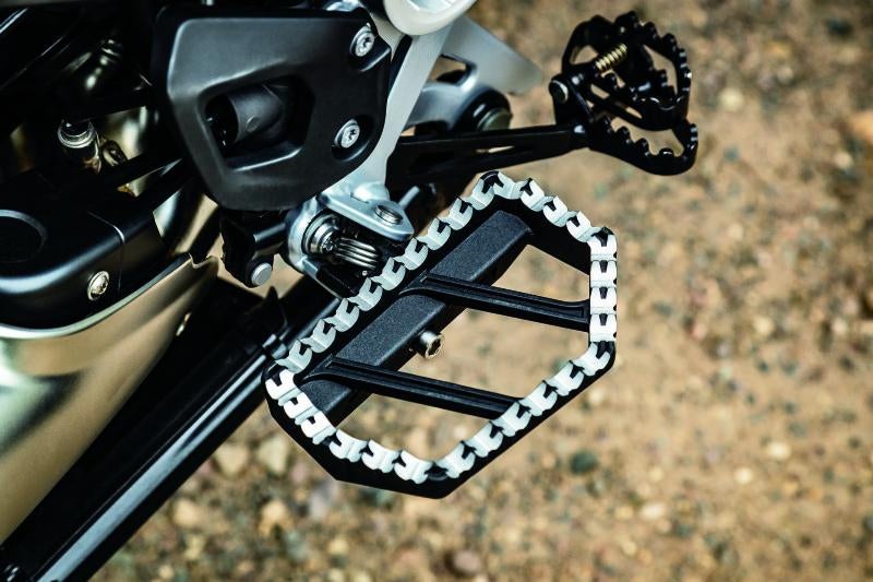 Kuryakyn 8907 Kuryakyn Splined Peg Adapter Bmw Blk - 8907