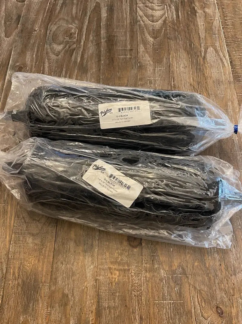 73-389-943 Polyform 5.5’ X 19’ Twin Eye Fender - Boat