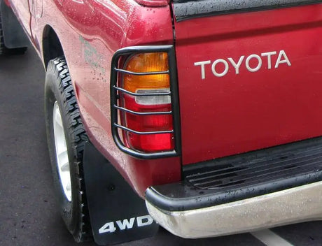 7G096304A Black Horse 1998-2004 Toyota Tacoma Tail Light