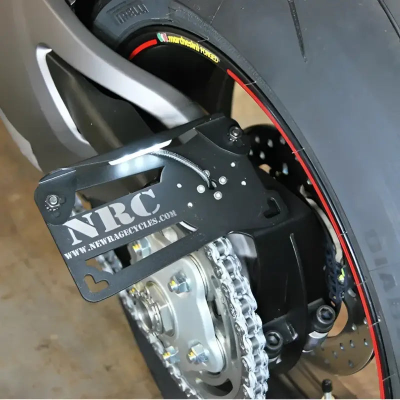 950-SIDE Side Mount License Plate Duc