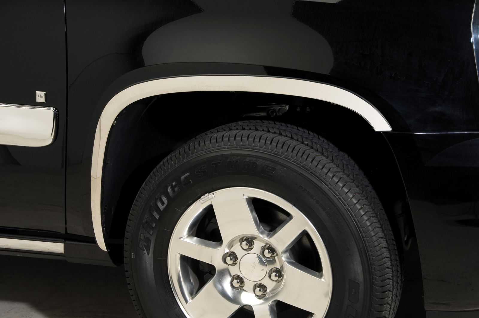 97158GM Fender Trim