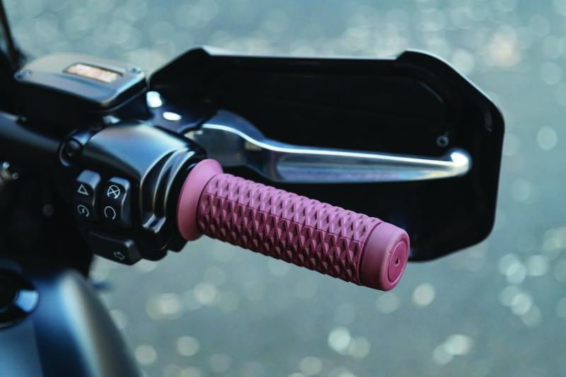 Kuryakyn 6597 Kuryakyn Braaap Grips 7/8in Red - 6597