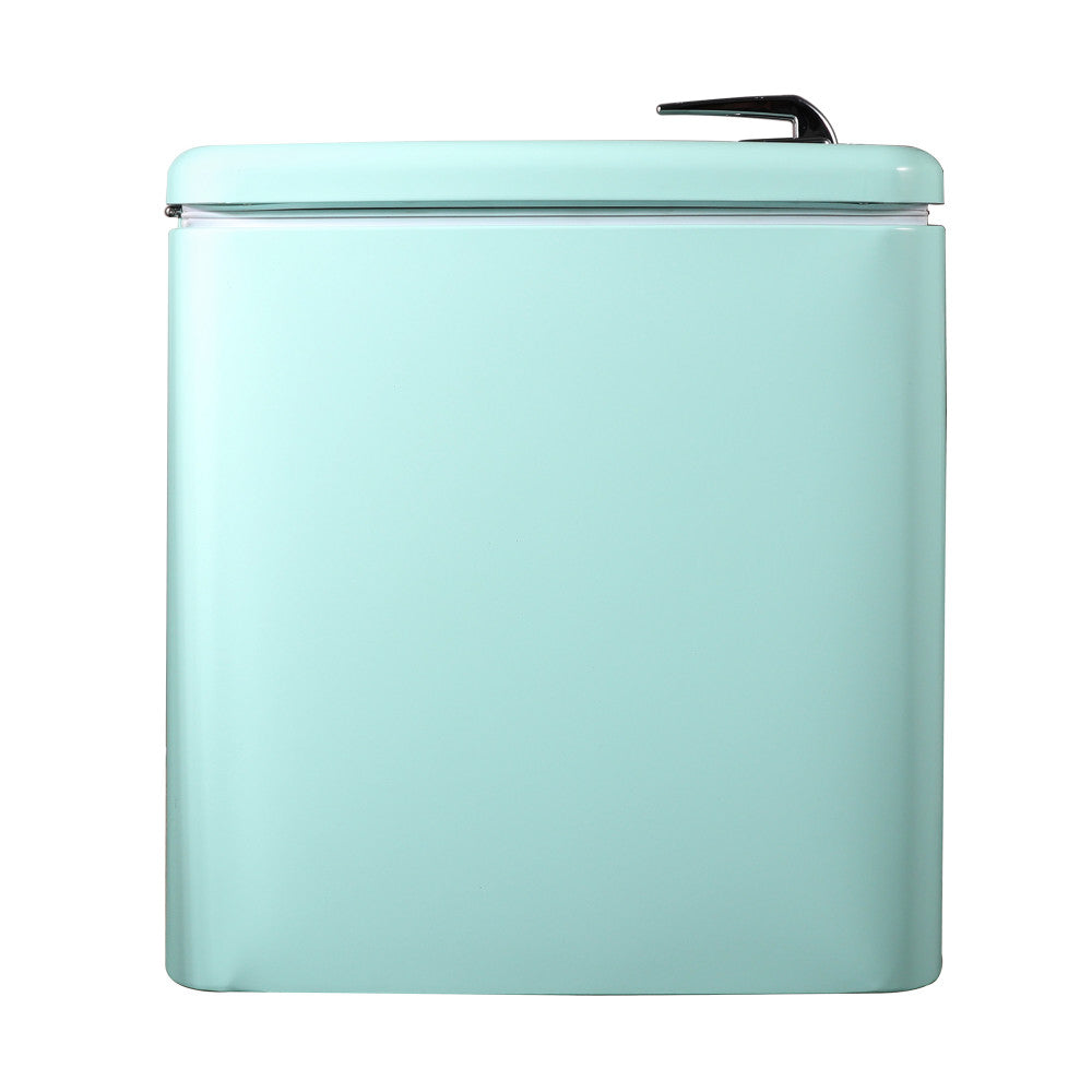 Magic Chef Easy To Manual Defrost Refrigerator MCR32CHM - 3.2 Cuft Refridgerator Retro