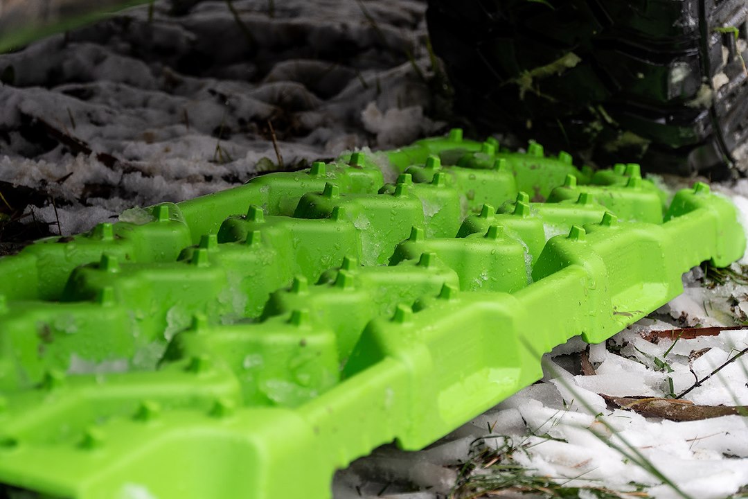 Ironman 4X4 Limited Lifetime Warranty Traction Mat Irecbrdgreen - Green Reco-Traks OFF-Road Recov Board