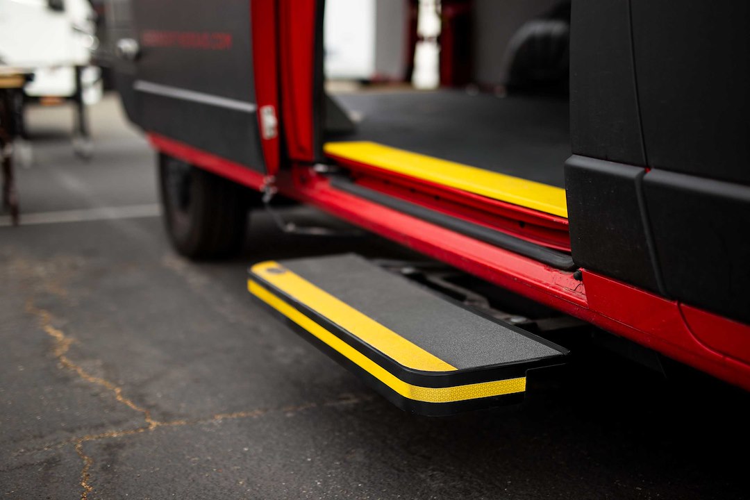 Legend Fleet Easy To Install Entry Step LF-U3RS-18 - Upstep RS3