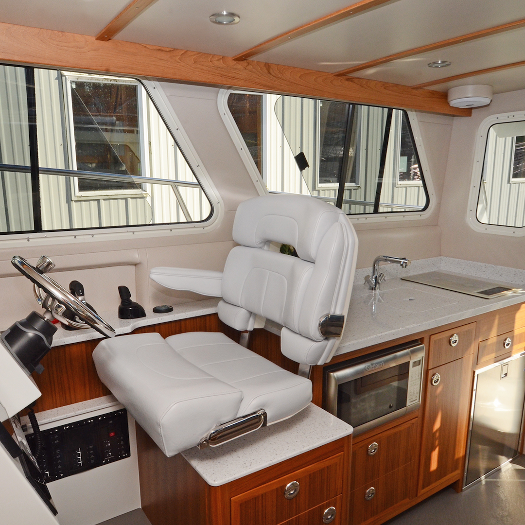 Taco Metals Premium Quality Vinyl Fabrics Boat Seat HA1-25WHA-7-0000-0-0 - White Helm 25 Capri Deluxe