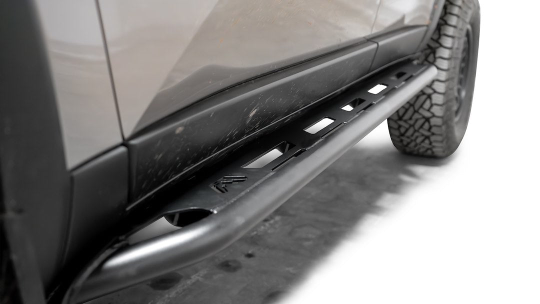 FAB Fours Frame Mount Not Body Mount Nerf Bar TL24-G6750-1 - 24-25 Toy Land Cruiser Sliders