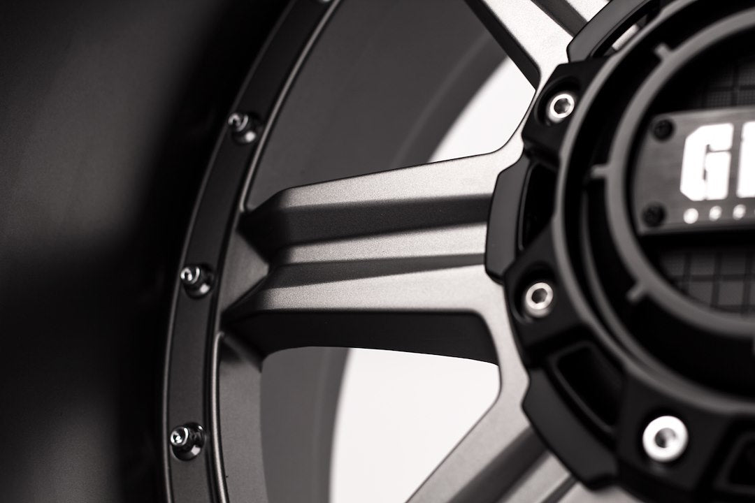 Grid Wheels With Grid Logo Center Cap GD1018090870A1525 - 10 18X9.0 8X170 15 125.5