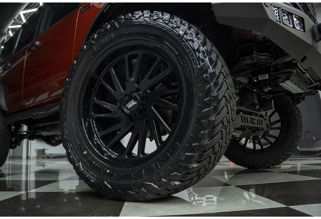 Wheel Pros MO811MX22126844N - Black
