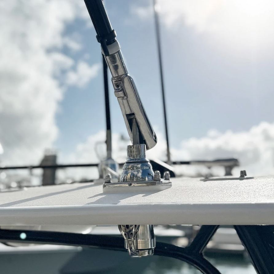 Taco Metals Unique Locking Flip Handle Fishing Outrigger Mount GS-300 - Assembly Stainless