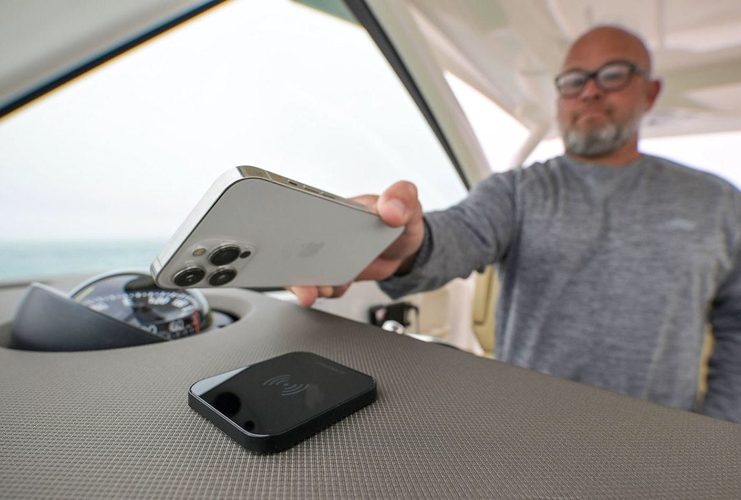 Scanstrut Magnetically Holds The Phone Wireless Cellular Phone Charger SC-CW-14G - Magnetic Waterproof Charge