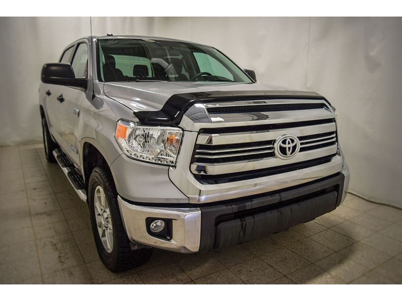 Focus Auto Attractive Smoke Finish Bug Shield HD20J14 - Toy Tundra 14-21