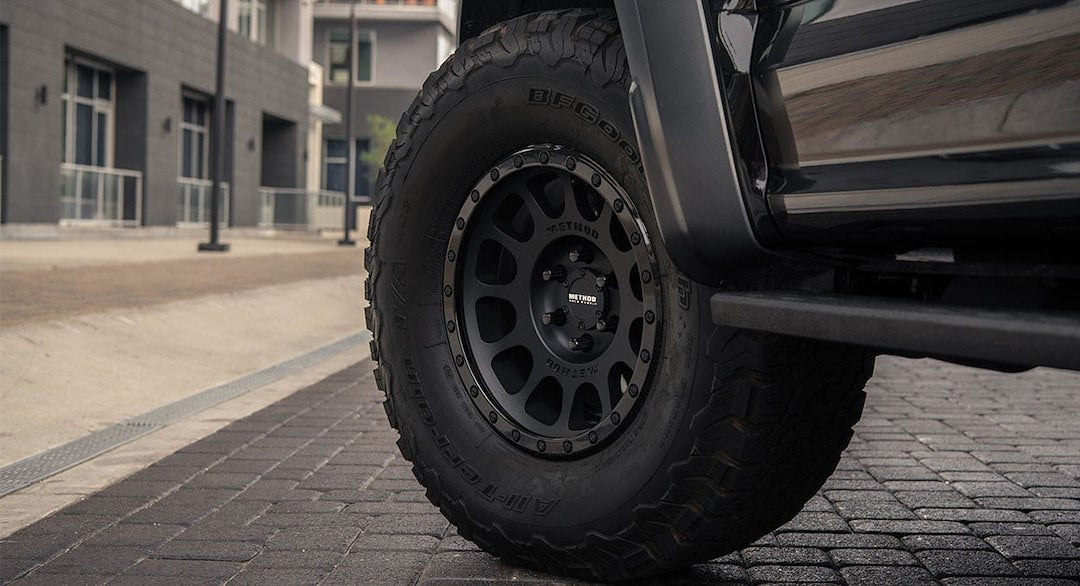Method Race With Method Logo Center Cap Wheel MR305785601025 - MR305 NV 17X8.5 25MM Offset 6X5