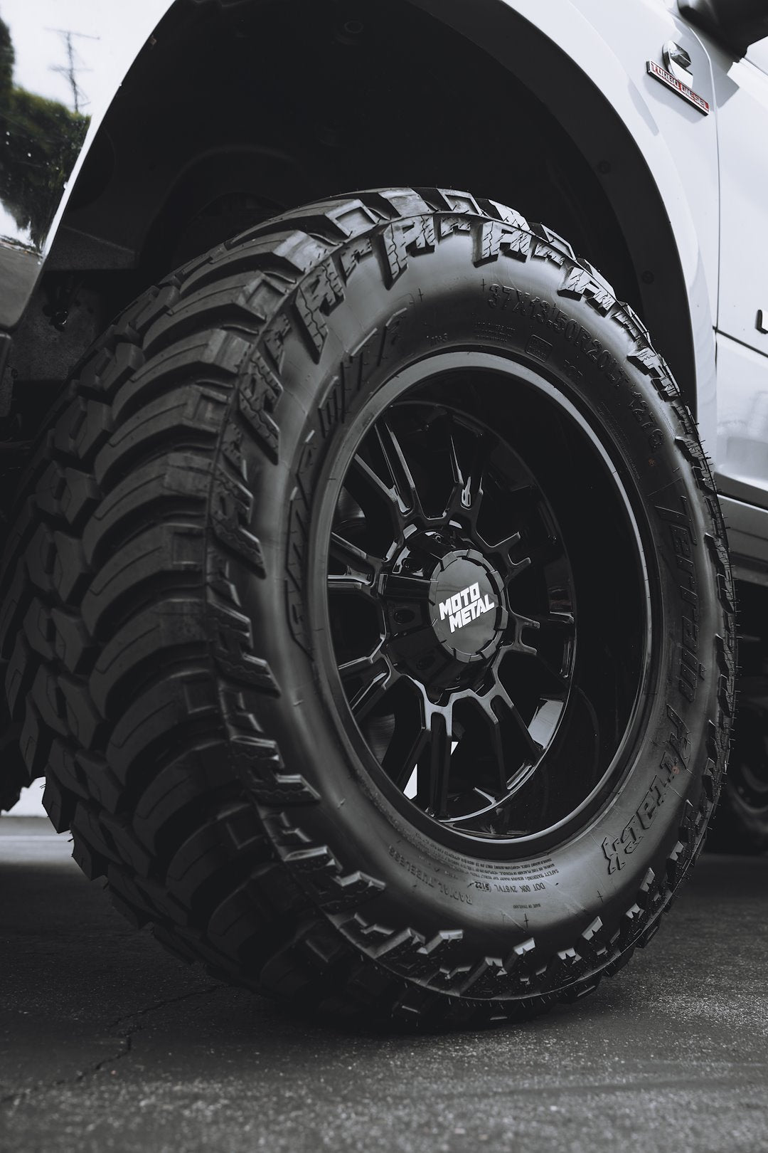 Wheel Pros MO810BX20908020 - Black
