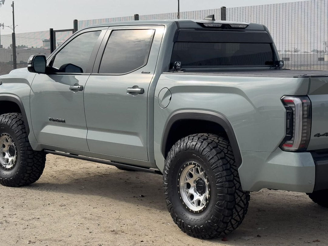 GT Styling Sleek Rear Window Styling Rear Window Deflector 57257 - Tundra Brake Cam Shdeblade Smke