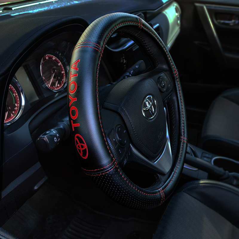 Plasticolor Easy Installation Steering Wheel Cover 006498R01 - Toyota Deluxe Swc