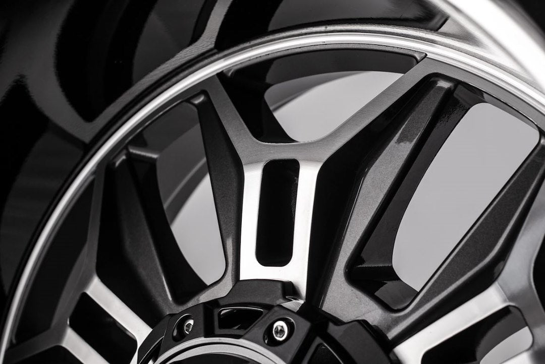Grid Wheels With Grid Logo Center Cap GD1122120052S487 - 11 22X12.0 5X127 139.7 -44 87.1