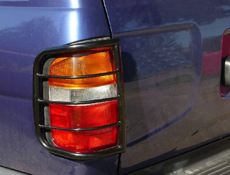 Black Horse Superb Tail Light Protection Tail Light Guard 7NE15A - 1996-2004 Nissan Pathfinder LI