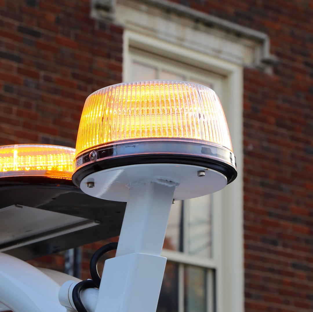 Whelen Full Reverse Polarity Protection Warning Light L31HAF - Led Beacon Sae Class Permanent
