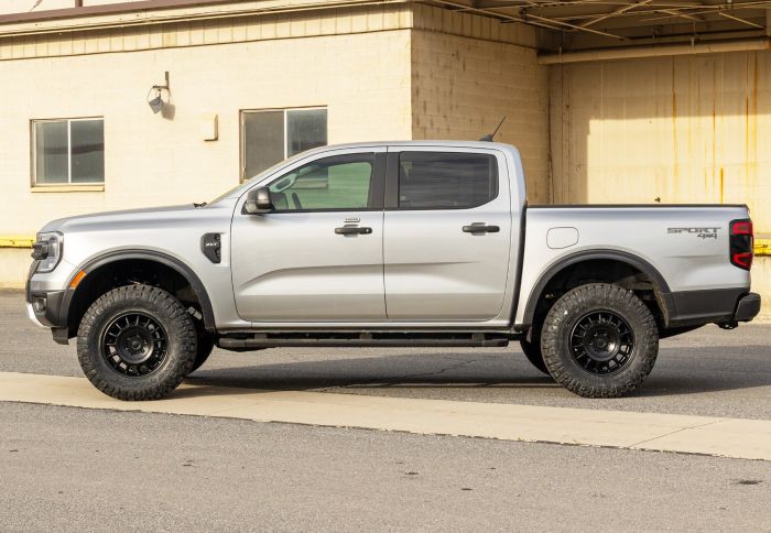 ReadyLIFT 66-24200 1.5 inch front leveling kit