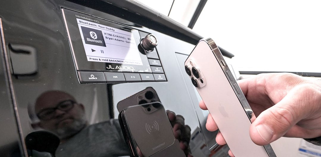 Scanstrut Magnetically Holds The Phone Wireless Cellular Phone Charger SC-CW-14G - Magnetic Waterproof Charge
