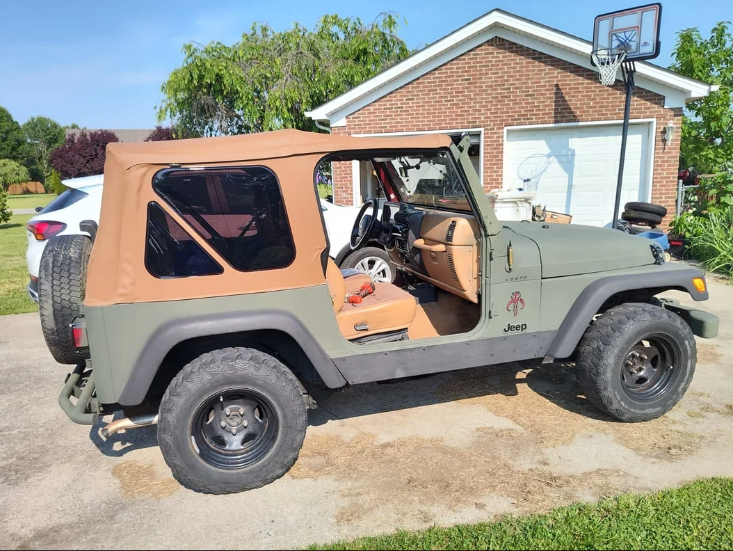 Bestop 54720-37 Soft Top