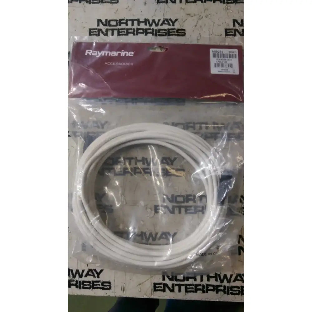 Raymarine Quantum Radar Data Cable 10M with accessories and white cable in packaging