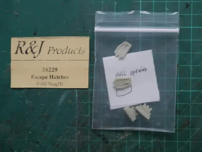 ALT5151W Vetus Altus Escape Hatch20.1’X20.1’Wh - Boat Hatch Vent