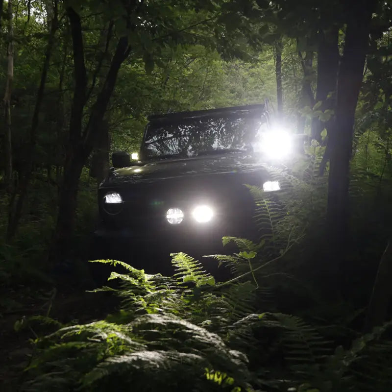 Illuminated off-road vehicle with Borne Off-Road Light Bar Single Row Straight 30in