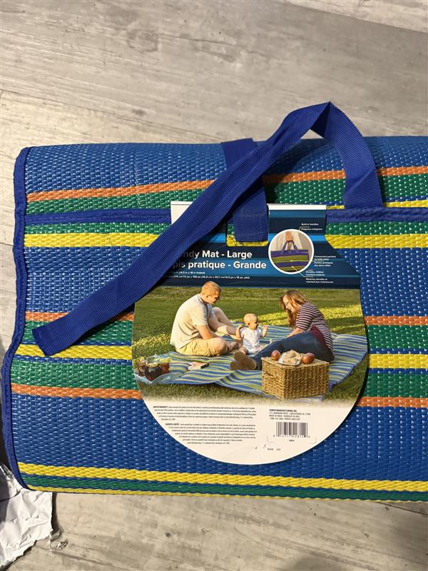 42814 Camco Camping Mat Handy Mat Large 6 Foot x 9 Foot - Broken Handle