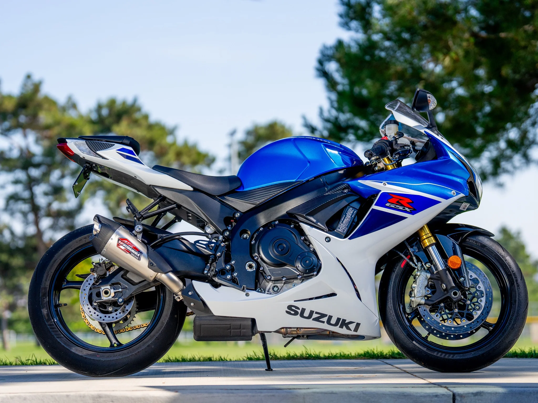Yoshimura AT2 Slip-On Exhaust 11750BP521 - Street SO SS SS CF