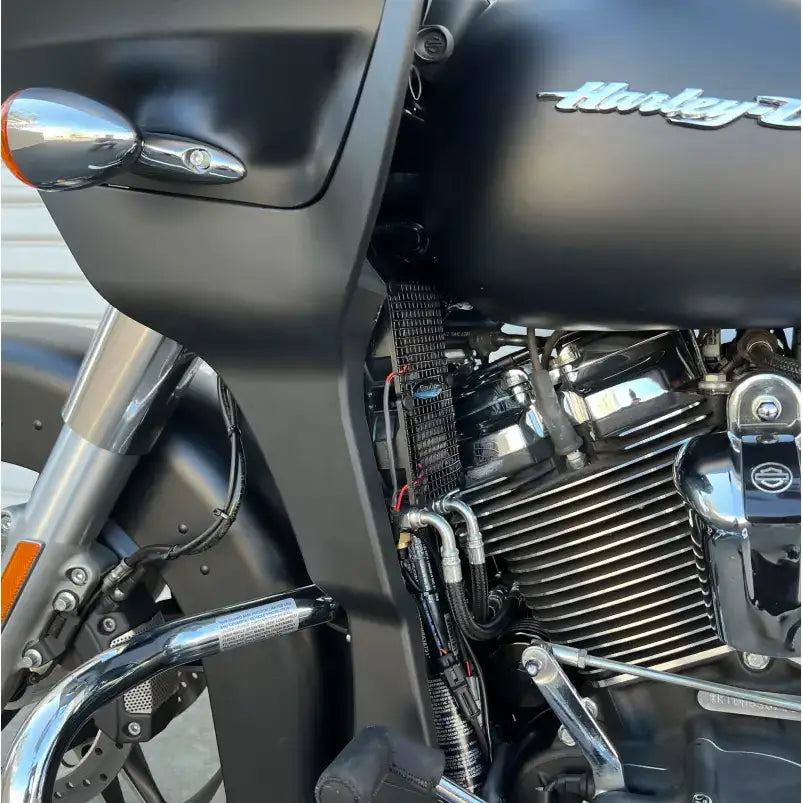 Chopped Oil Cooler M8 Touring  `17 23  Blk 