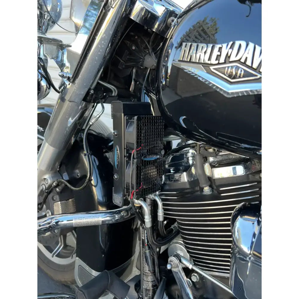 Chopped Oil Cooler M8 Touring  `17 23  Blk 