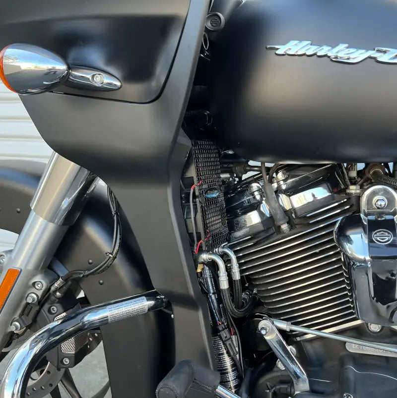 Chopped Oil Cooler M8 Touring  `17 23  Blk 