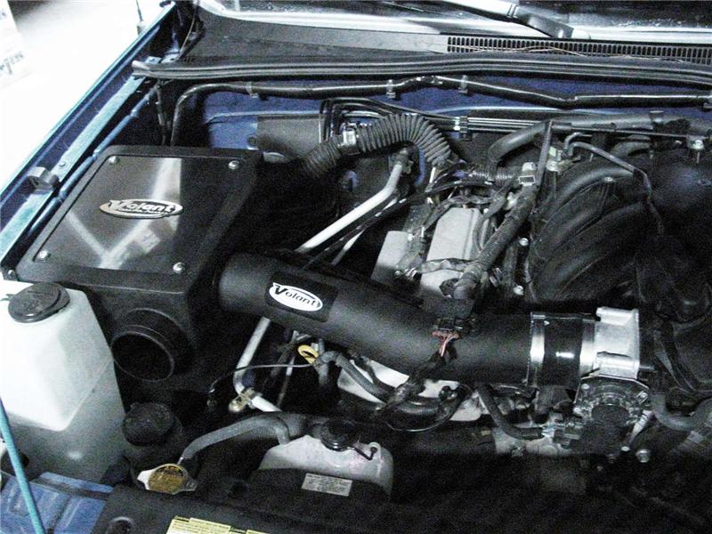 Volant 18640 Volant 05-11 Toyota Tacoma 4.0L V6 Pro5 Closed Box Air Intake System