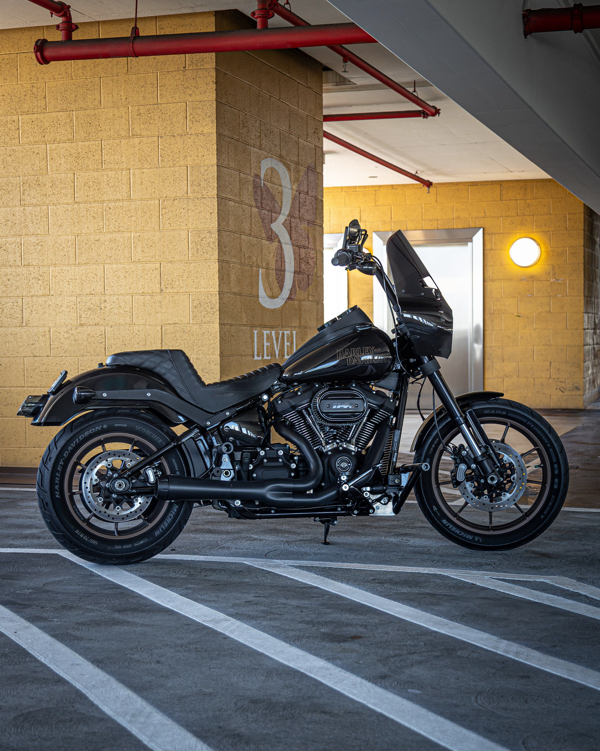 Burly Brand M8 Softail Stiletto Shocks Suspension B28-1350B - Shock 13.5