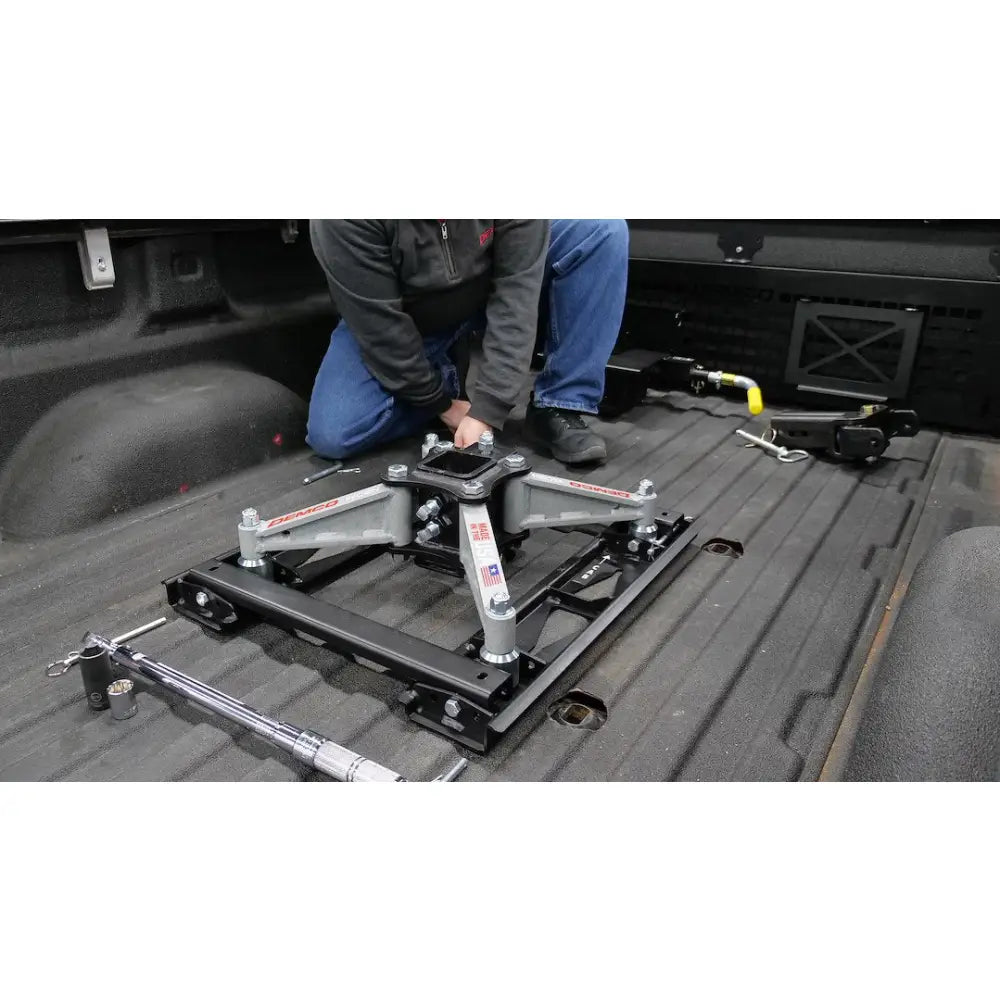 Demco 6526 Features 20K Towing Capacity