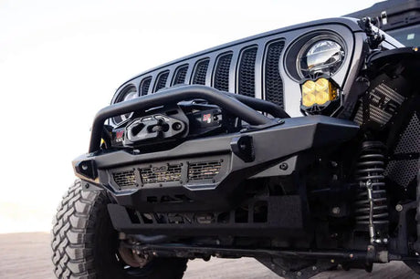 DV8 Offroad Spec Series Front Bumper on 2018-2023 Wrangler JL/Gladiator JT with winch and light bar mount.