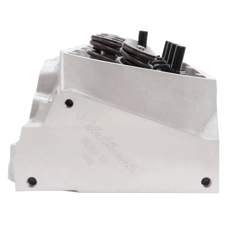 Edelbrock cyl head BBC Victor Jr with valve springs for high-performance engine boost