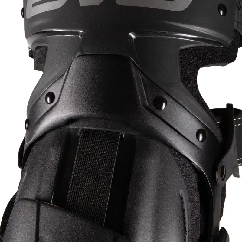 EVS Axis Sport Knee Brace Pair - Black/Grey, Small (AXISS-BK/GY-SP) - EVS