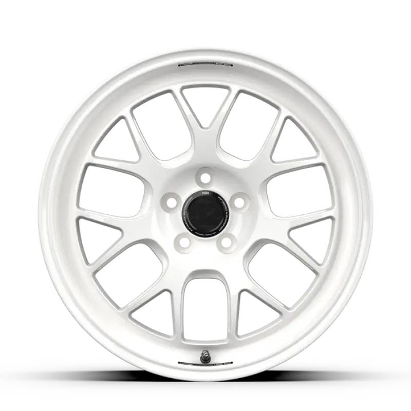fifteen52 Apex RSR 18x9.5 5x114.3 38mm ET 73.1mm Center Bore Rally White - Wheels